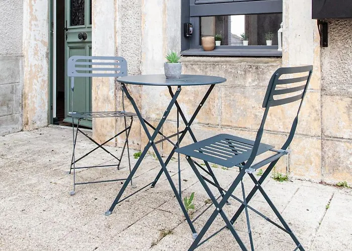 Jolie M'home, Le Puy Du Fou, 15 Pers, 7 Ch, 5 Sde, 5 Wc *